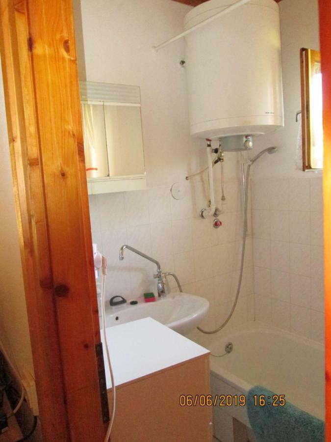 Fenyves Vendeghaz Apartment บาลาตอนเฟนีแวช ภายนอก รูปภาพ