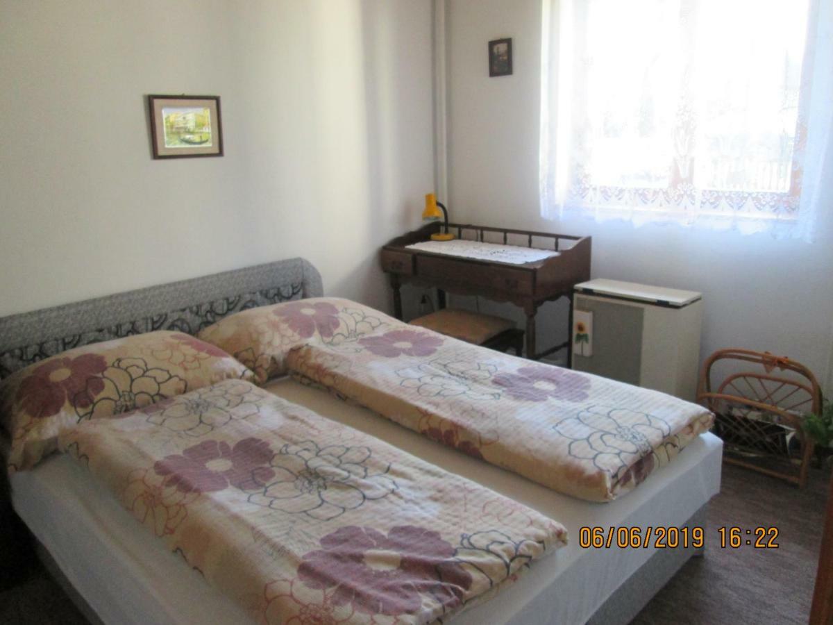 Fenyves Vendeghaz Apartment บาลาตอนเฟนีแวช ภายนอก รูปภาพ